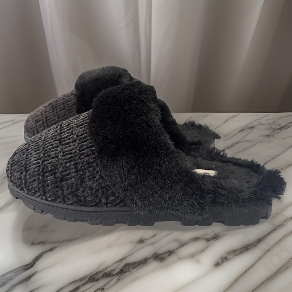 Kelly & Katie Kennedy Slipper in black size small - Picture 7 of 10